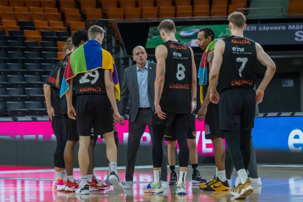 同时拥有一 同时拥有一